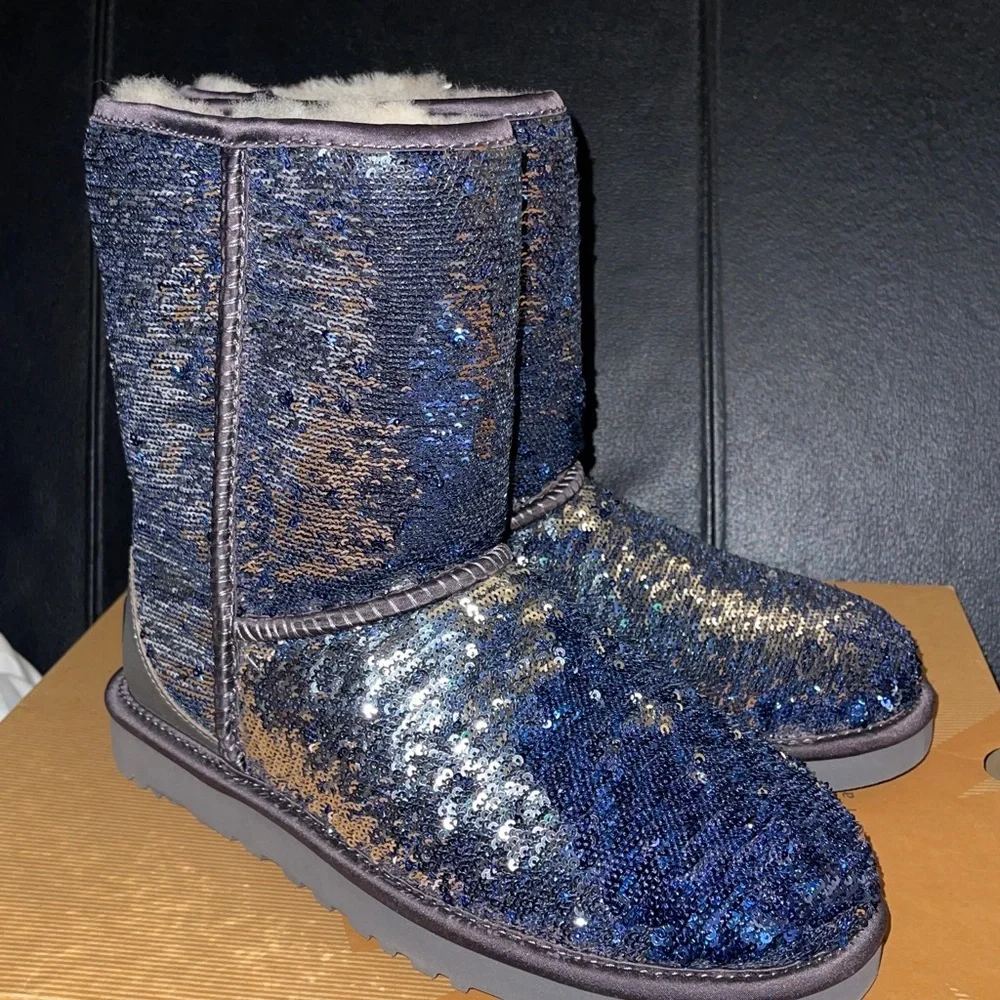 Women Classic Short Sparkles Sequin Ugg Boots Silver and Blue Size 8 NEW